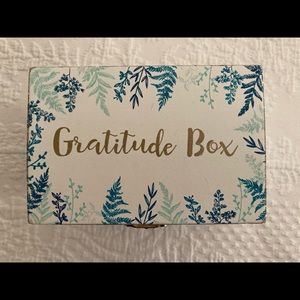 Gratitude box with cards